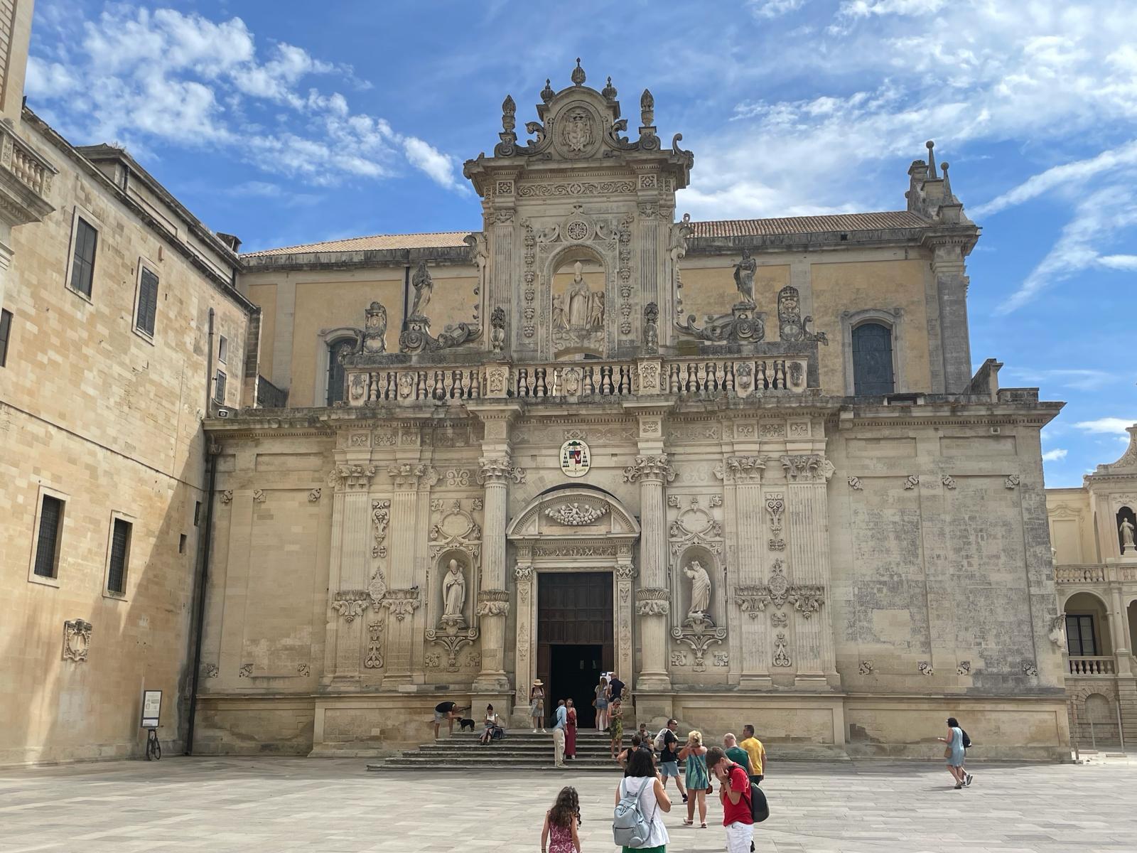 Al momento stai visualizzando Piazza del Duomo Lecce: il gioiello della città salentina