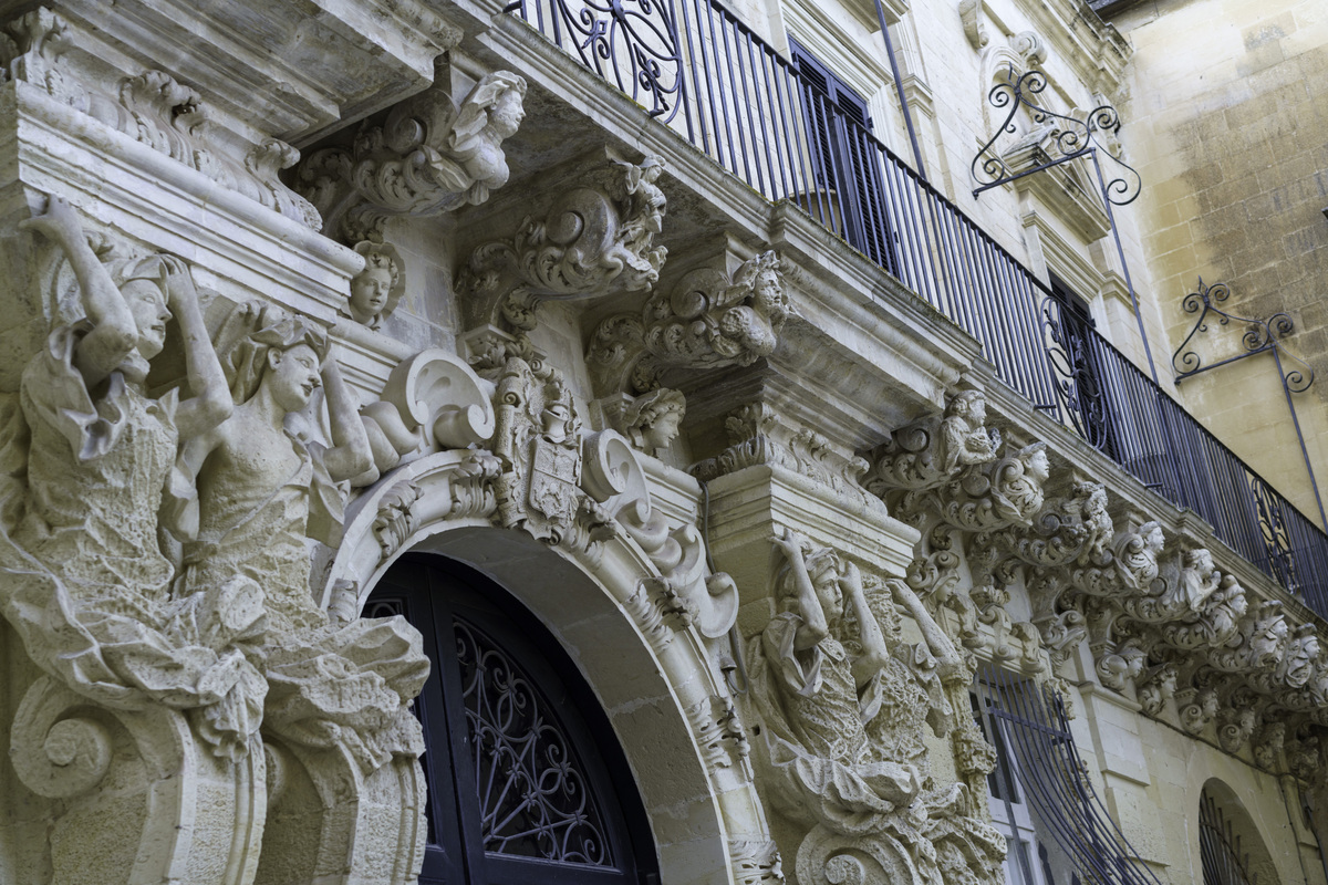 Al momento stai visualizzando Scoprire Lecce attraverso le installazioni urbane