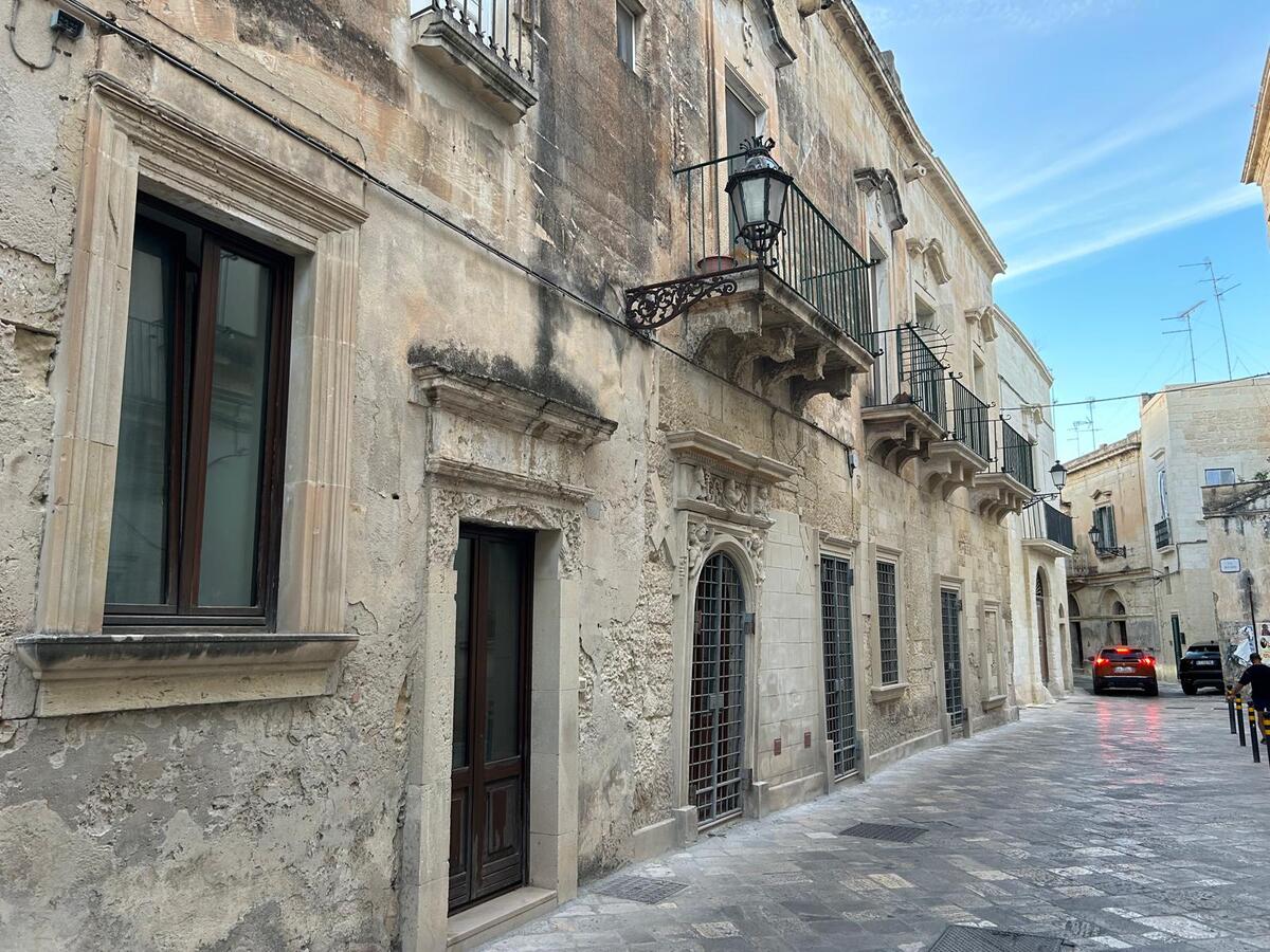 Scopri di più sull'articolo Gli scorci più belli di Lecce: un viaggio tra luce e pietra barocca
